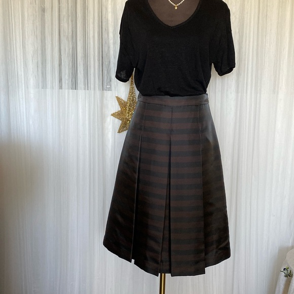 Halogen A-line, pleats, stripes, skirt, black/brown! Sheen! LIKE NEW! Size 6 - Picture 5 of 17